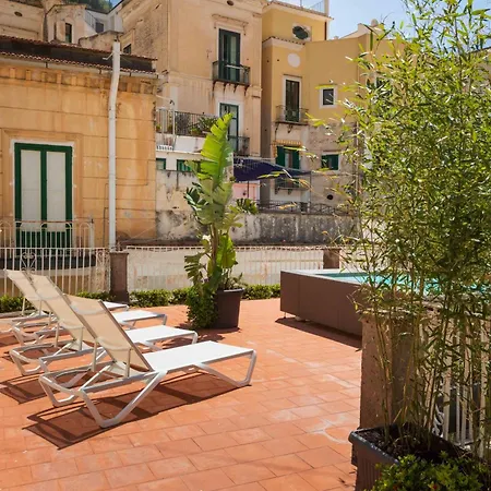 Etrus Boutique Bed & Breakfast 4*